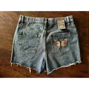 Cali 1850 Cutoff Shorts Butterfly Embroidered Pocket NWT Size 11 High Rise